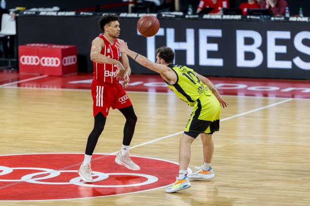 在助攻方面 在助攻方面