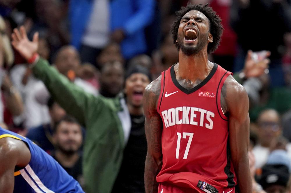 她不仅关注 她不仅关注