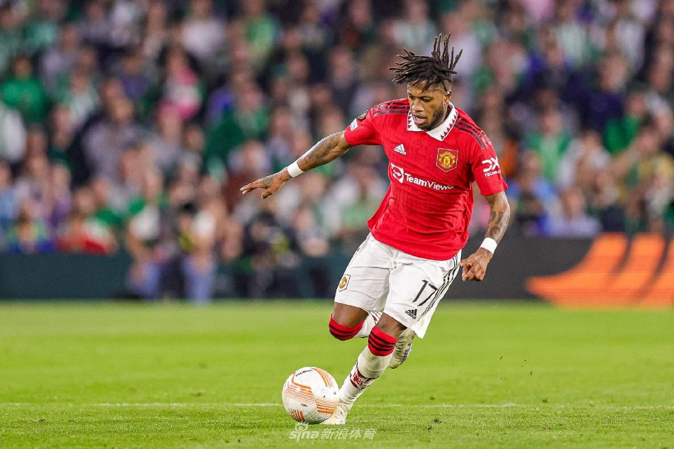 她个人的成 她个人的成