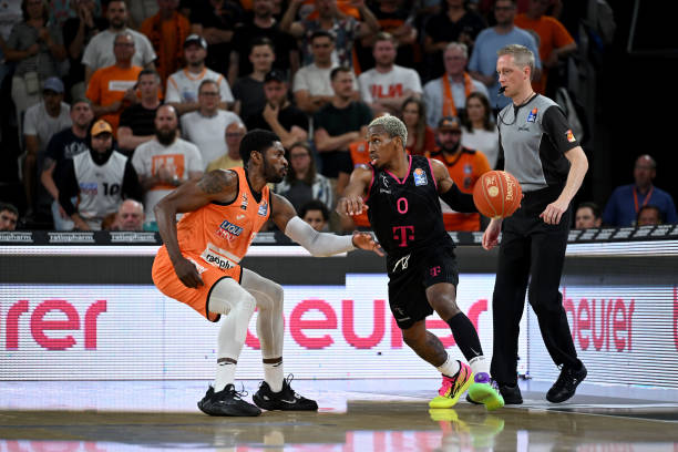 激烈的国际 激烈的国际